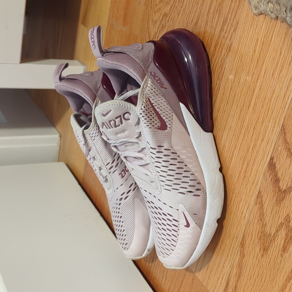 Nike Air Max 270 Women's 9 Lavender